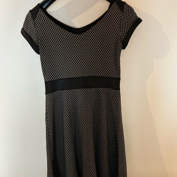 Annie 50 dress. XSmall. - Picture 2 of 3
